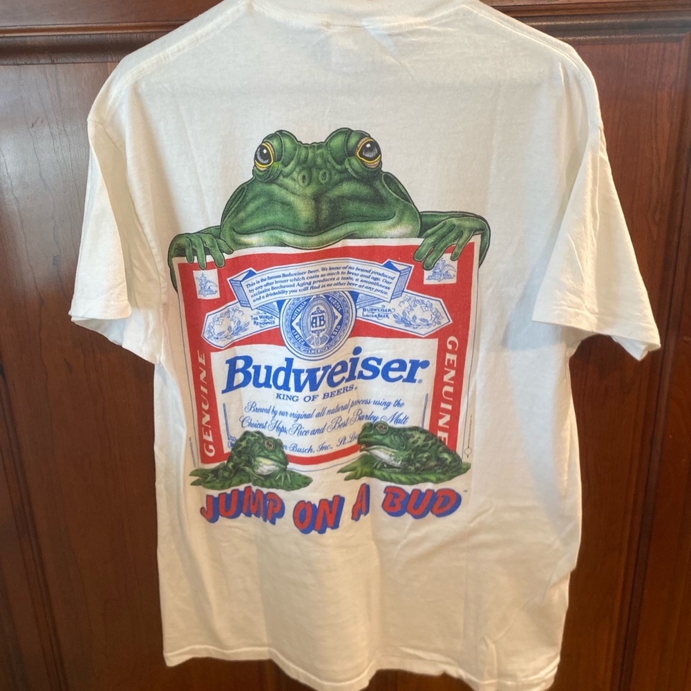 Vintage  1995 Budweiser "Jump on a Bud" graphic T-shirt.